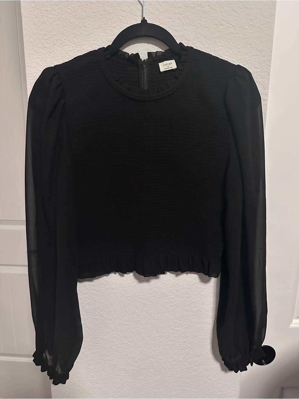 Wilfred Aritzia Black Sheer Sleeve Cropped Ruffle Top Size M